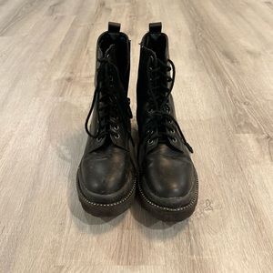 Combat boots